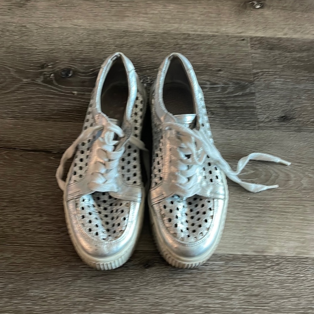 Platform silver sneakers